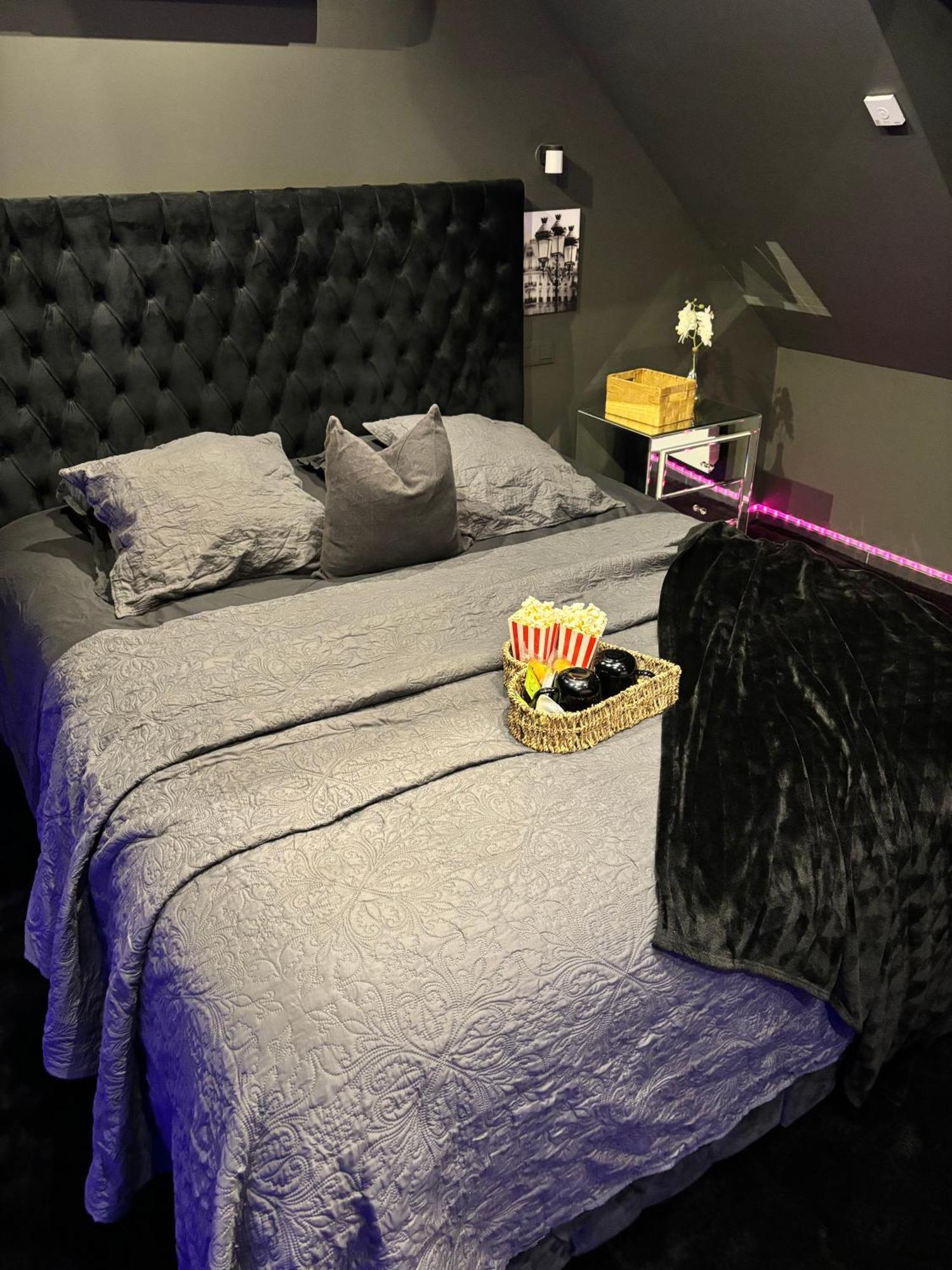Fontenoy  Magnifique Duplex Avec Jaccuzi, Sauna Et Cinema Room Privatif מראה חיצוני תמונה